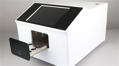 Révolutionnez vos procédures implantaires avec l'IMPLANT UV ACTIVATOR
